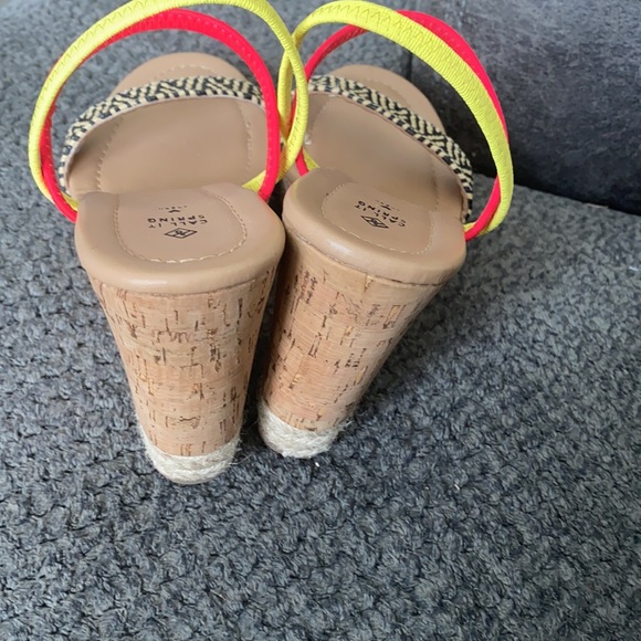 Call it Spring Wedges - Picture 6 of 7